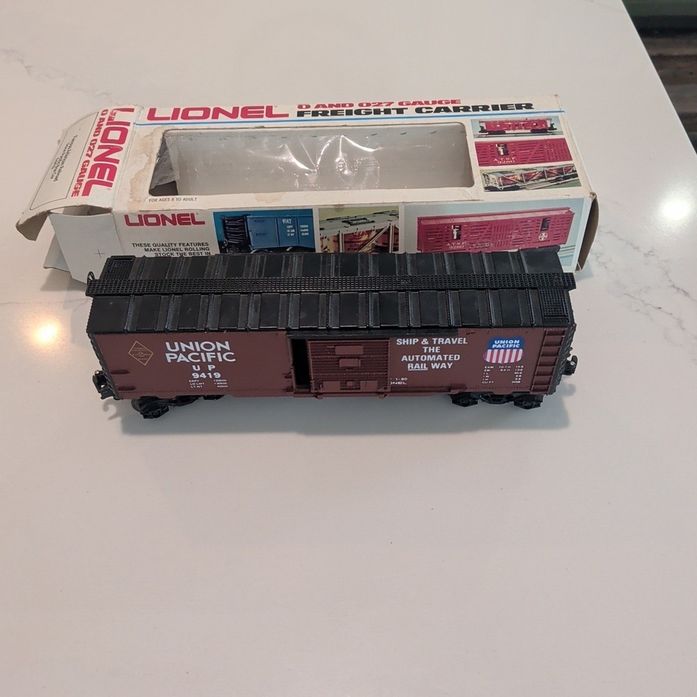 1980 USA Lionel Union Pacific Freight Carrier Box Car NOS 6-9419